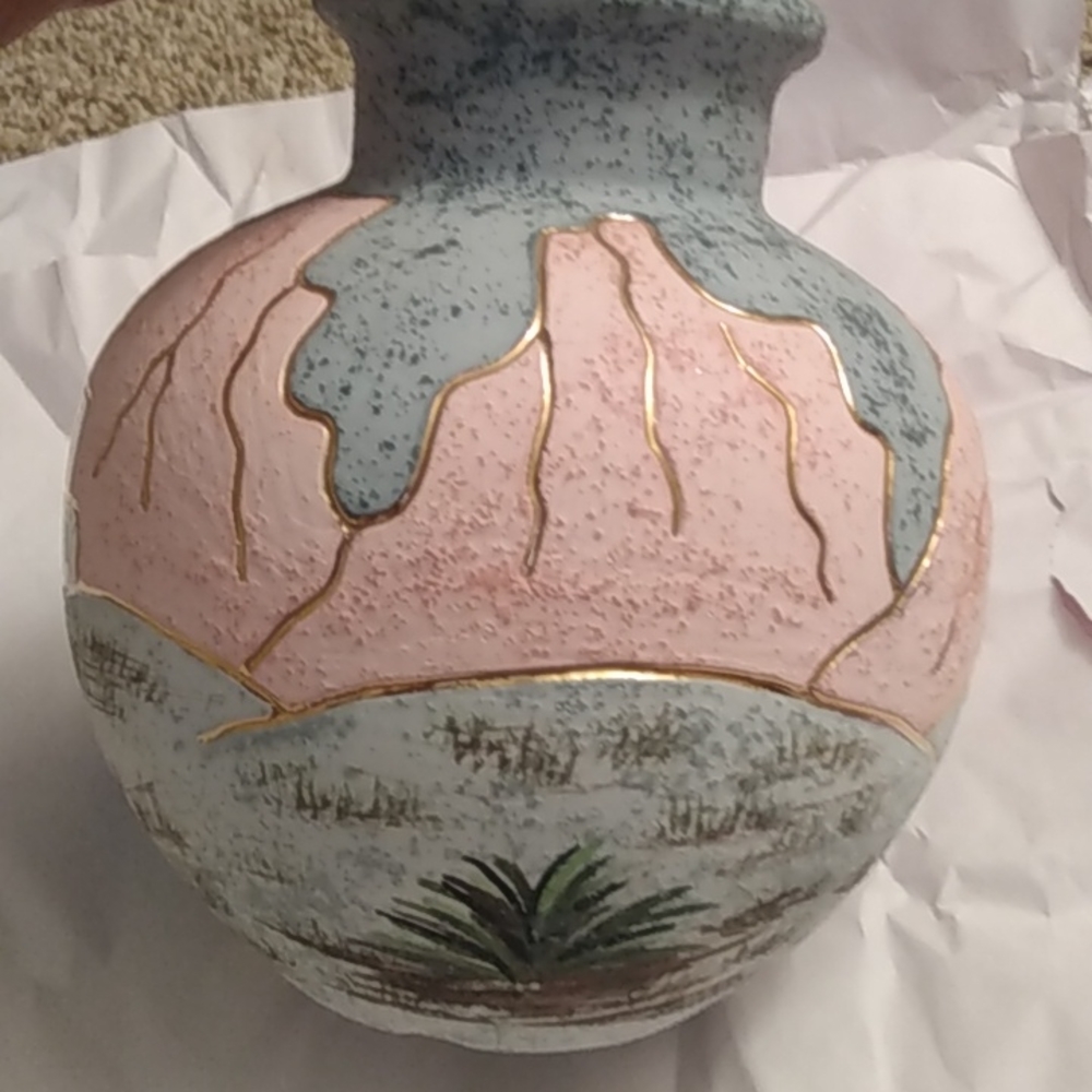 Native American Pottery - Picture 3 of 4